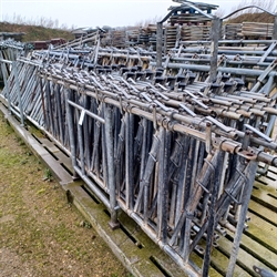 Brukte fanggitter til kalver B11-2 lengde: 1,93–3,08 m. 